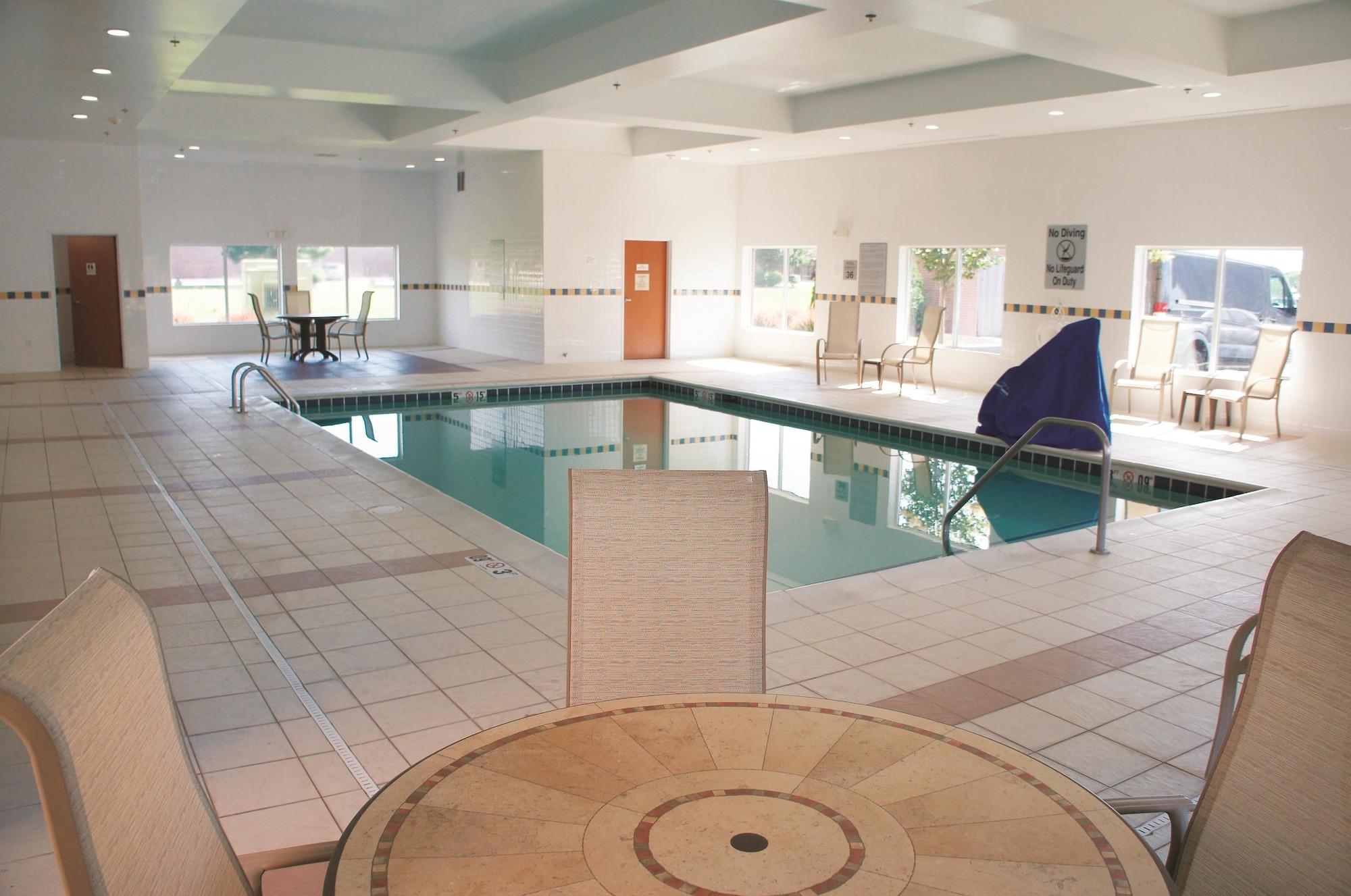 La Quinta By Wyndham Indianapolis Airport Plainfield Hotel Exterior photo