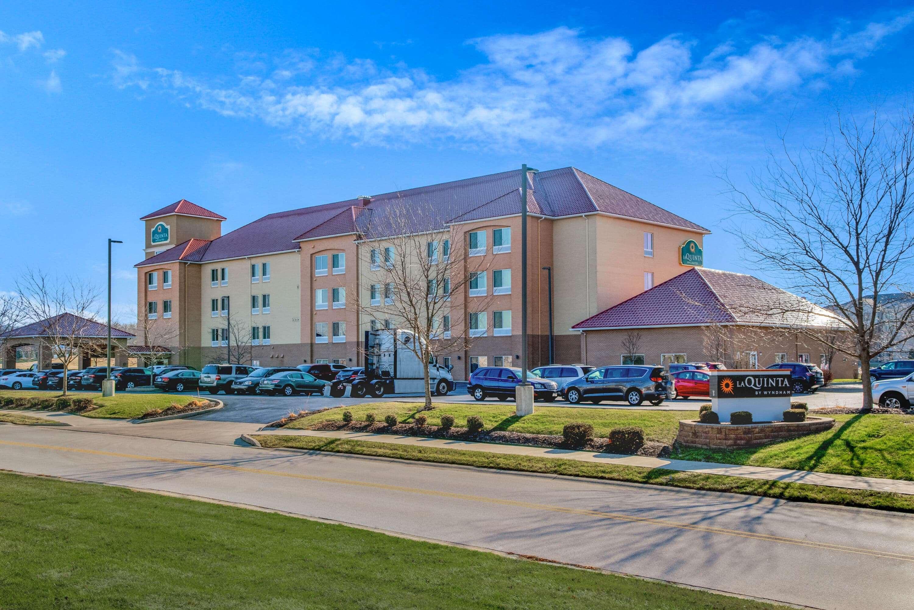 La Quinta By Wyndham Indianapolis Airport Plainfield Hotel Exterior photo